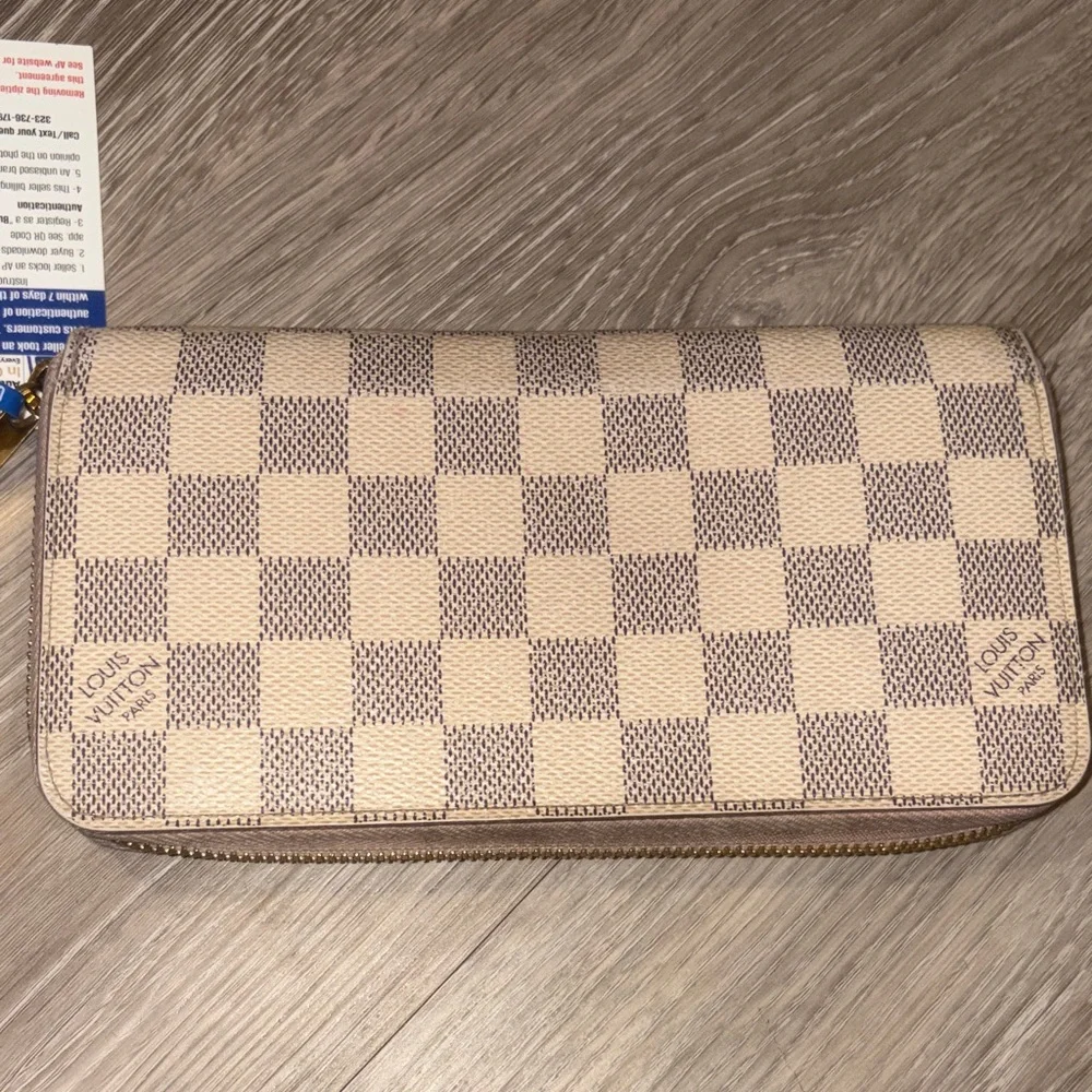 Louis  Vuitton Damier Azur Zippy Wallet
